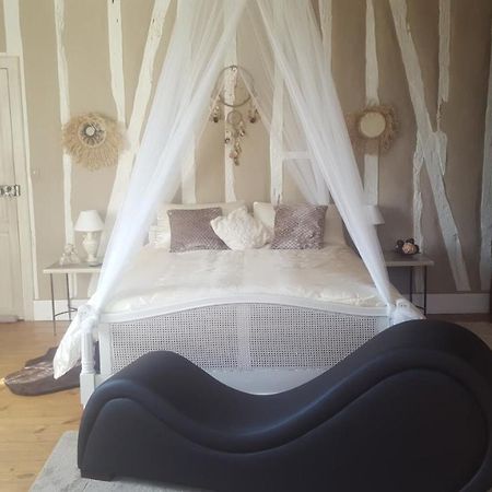 Chambre Boheme Avec Balneo Miramont-D'astarac Exterior foto
